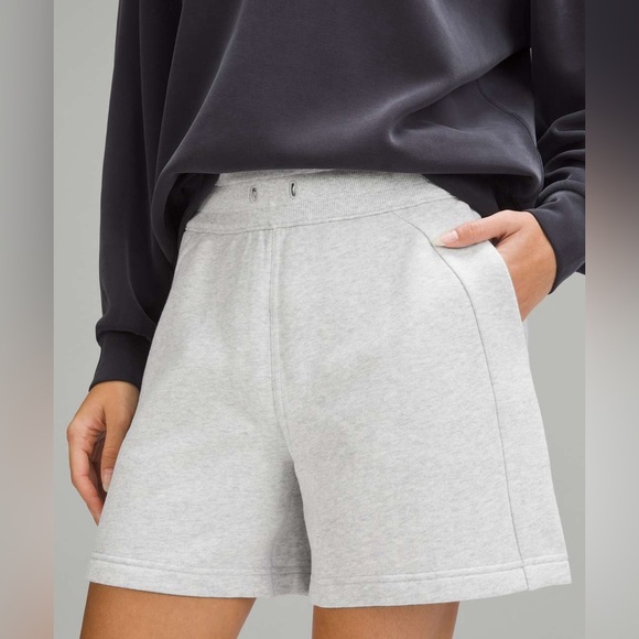 Lululemon Scuba High-Rise Short 5" | Heathered Core Ultra Light Grey | NEW/NWOT! - Picture 3 of 9